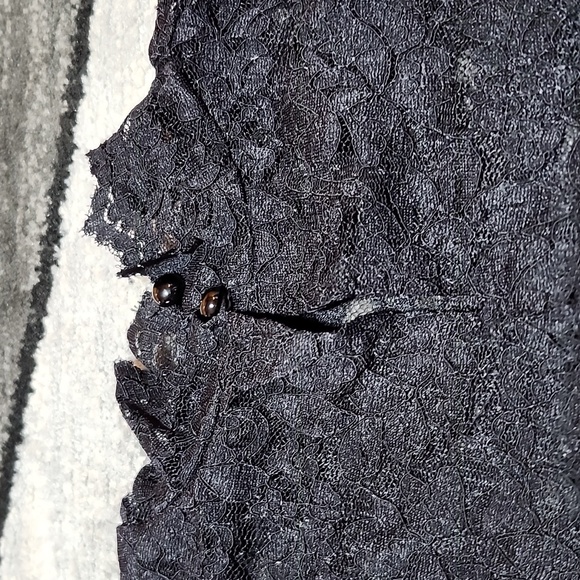 FLORAL LACE BLACK SHEER FITTED MOCK-NECK LONG-SLEEVED TOP - Picture 13 of 15